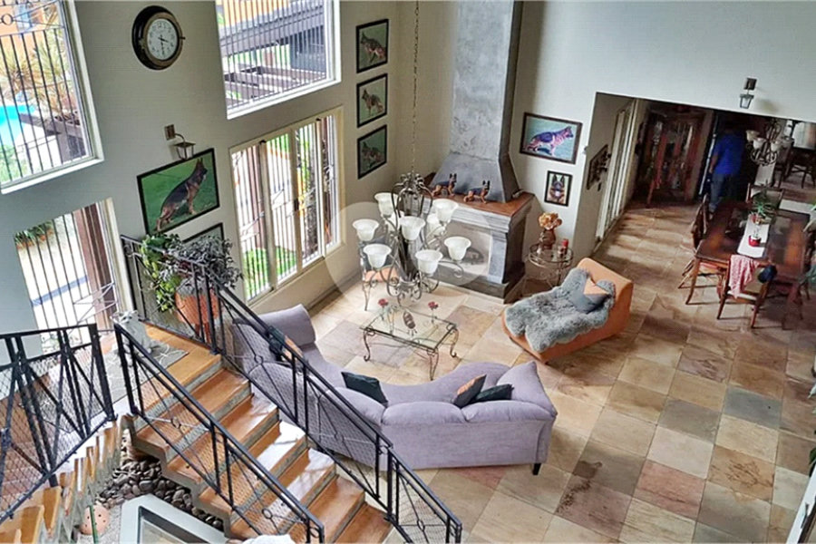 Casa à venda com 8 quartos, sendo 4 suítes, em Roseira, Mairiporã, SP