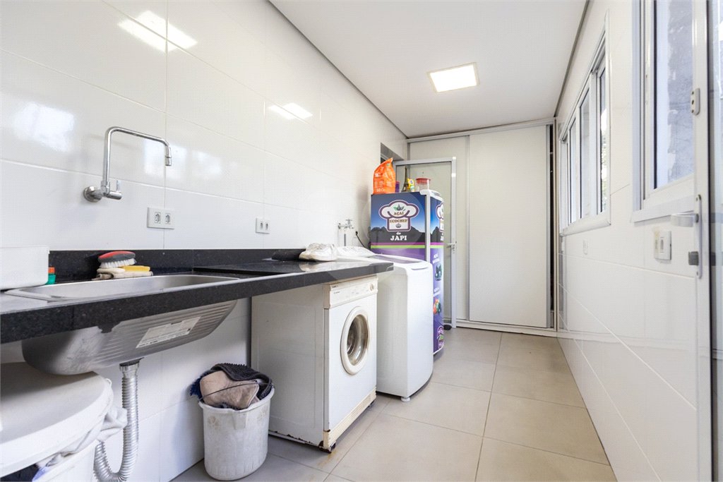 Casa à venda com 4 suítes no condomínio Villa Castanheira, São Paulo - SP