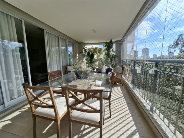 Apartamento à venda com 3 suítes em Santana, São Paulo, SP