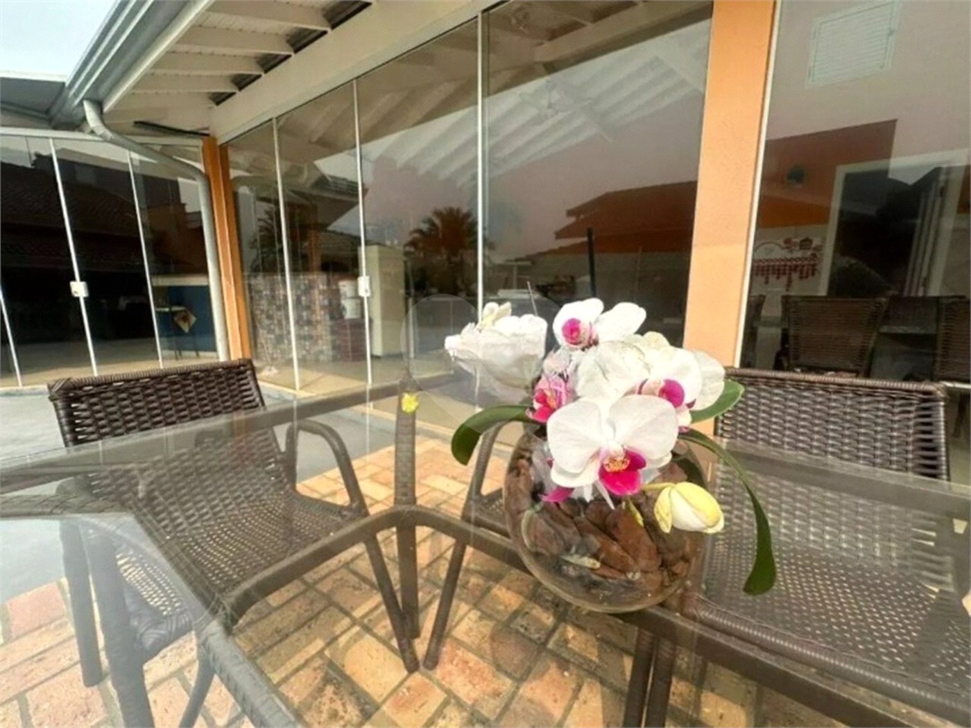 Casa à venda com 3 quartos, sendo 1 suíte, no condomínio Residencial Delle Stelle, Louveira - SP