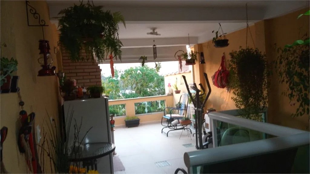 Casa à venda com 3 quartos, sendo 1 suíte, no condomínio Alcides Moreira, São Paulo - SP
