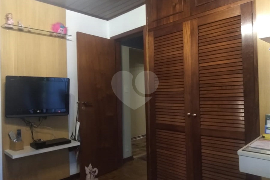 Casa à venda com 3 quartos, sendo 1 suíte, no condomínio Jardim da Monntanha Ii, Mairiporã - SP