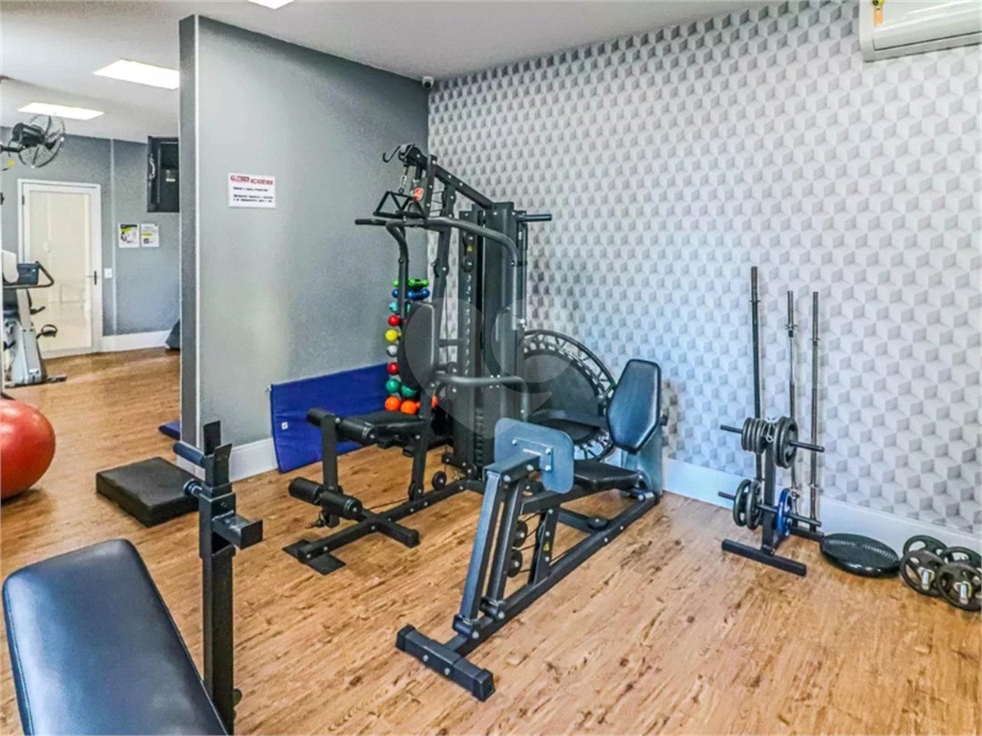 Apartamento à venda com 3 quartos, sendo 1 suíte, em Vila Polopoli, São Paulo, SP