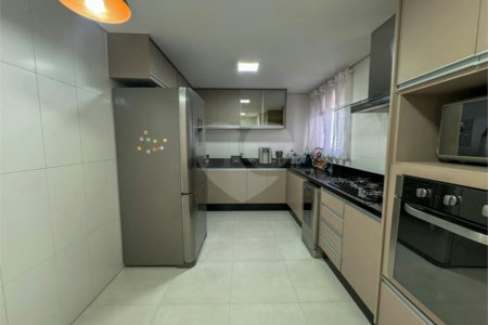 Apartamento à venda com 3 suítes em Vila Dom Pedro I, São Paulo, SP