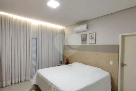 Casa à venda com 2 suítes no condomínio Parque Imperial, Salto - SP