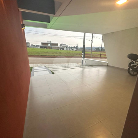 Casa à venda com 4 quartos, sendo 2 suítes, no condomínio Residencial Golden Ville, Itapetininga - SP