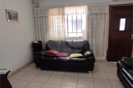 Sobrado à venda com 3 quartos em Chora Menino, São Paulo, SP