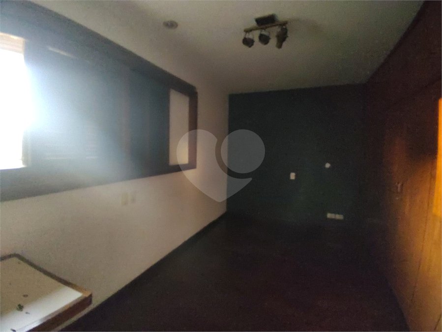 Sobrado à venda com 5 quartos, sendo 3 suítes, em Cidade Monções, São Paulo, SP