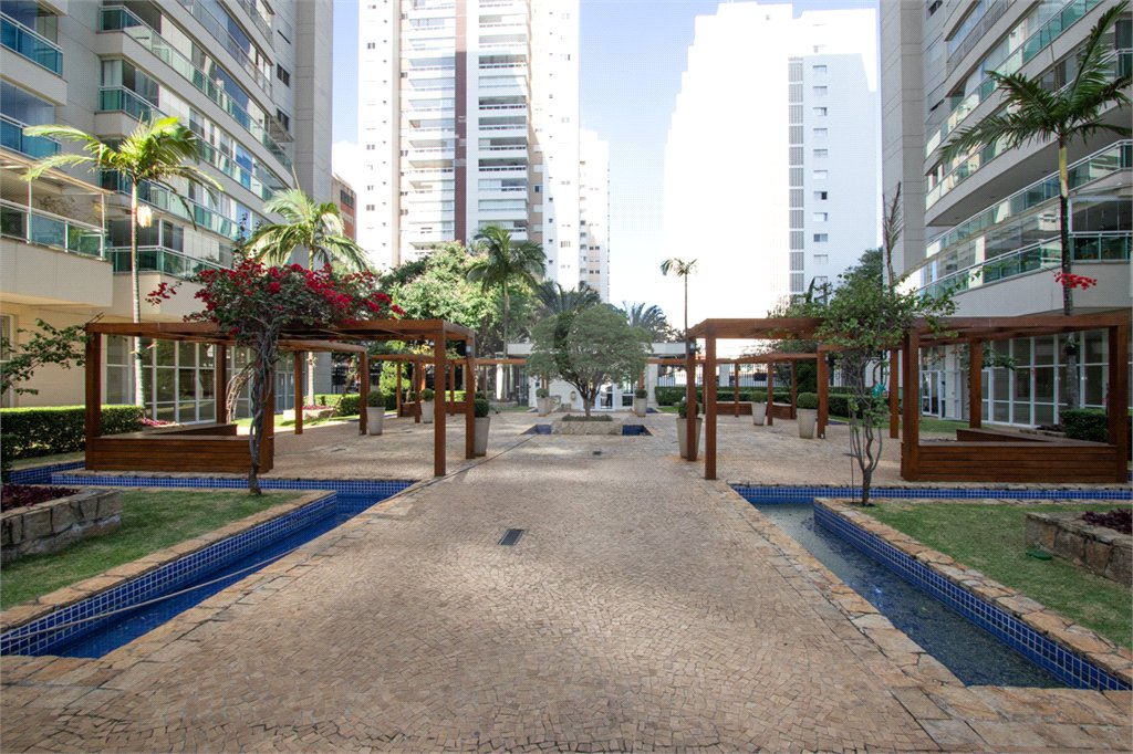Apartamento à venda com 4 quartos, sendo 3 suítes,  em Vila Romana, São Paulo, SP