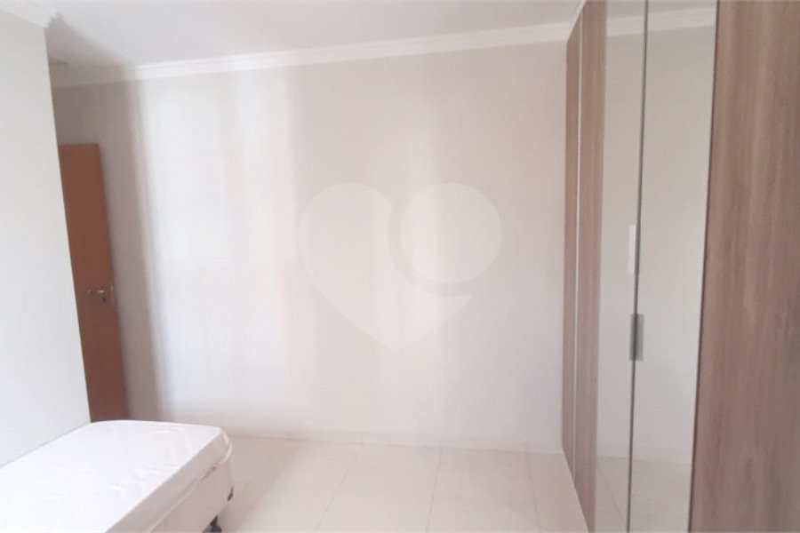 Casa à venda com 3 quartos, sendo 2 suítes, no condomínio Mário Araújo, São Paulo - SP