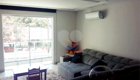 Casa à venda com 3 suítes em Imirim, São Paulo, SP