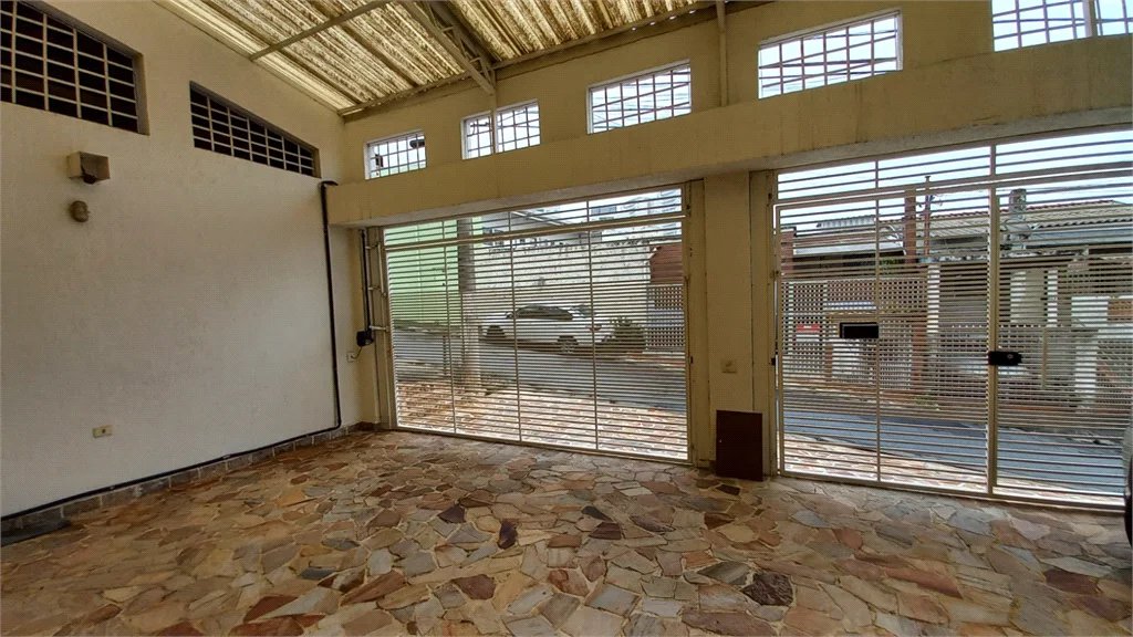Sobrado à venda com 3 quartos, sendo 1 suíte,  em Vila Gomes, São Paulo, SP