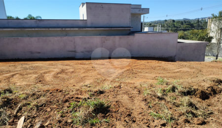 Terreno à venda com 1 suíte no condomínio Jatobás, Vinhedo - SP
