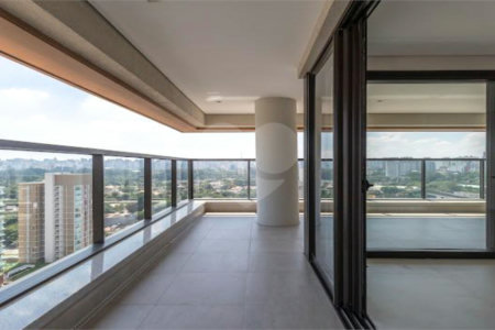 Apartamento à venda com 3 suítes em Moema, São Paulo, SP
