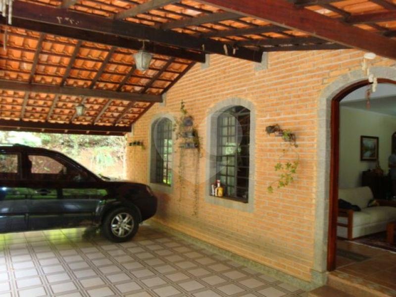 Casa Térrea à venda com 3 quartos, sendo 1 suíte, em Parque Petrópolis, Mairiporã, SP