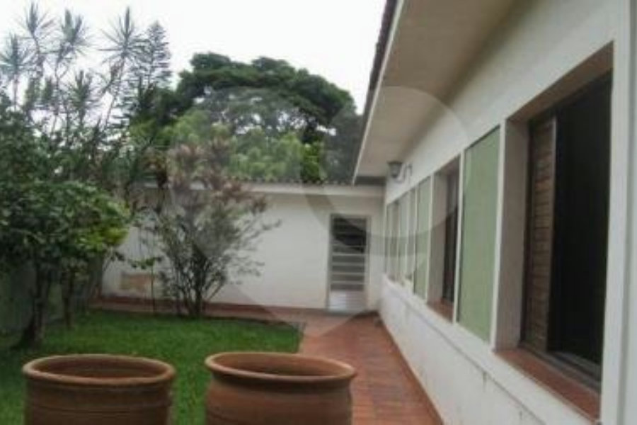 Casa Térrea à venda com 3 quartos em Vila Irmãos Arnoni, São Paulo, SP