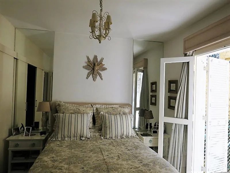Casa à venda com 4 quartos, sendo 2 suítes, em Jardim Morumbi, São Paulo, SP
