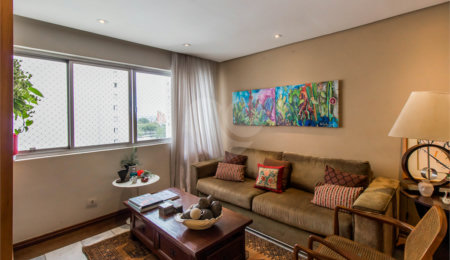 Apartamento à venda com 3 quartos, sendo 1 suíte,  em Santo Amaro, São Paulo, SP