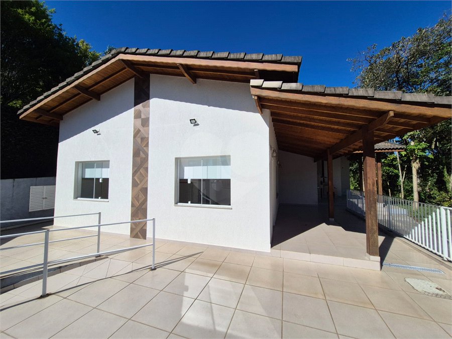 Casa à venda com 2 suítes no condomínio Alpes da Cantareira, Mairiporã - SP