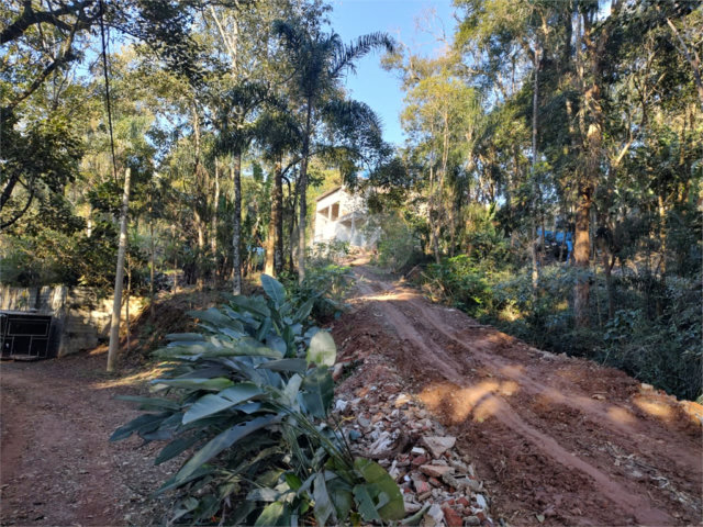 Sobrado à venda com 5 quartos, sendo 4 suítes,  em Serra da Cantareira, Mairiporã, SP