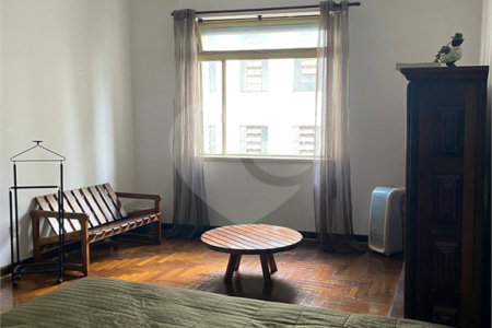 Apartamento à venda com 3 quartos, sendo 1 suíte,  em República, São Paulo, SP