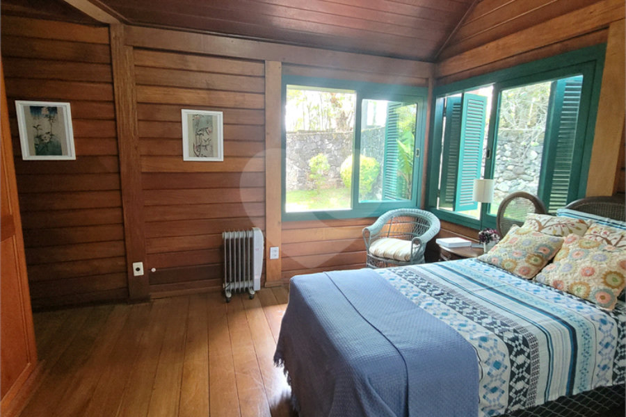 Casa à venda com 4 suítes no condomínio Gleba II, Mairiporã - SP