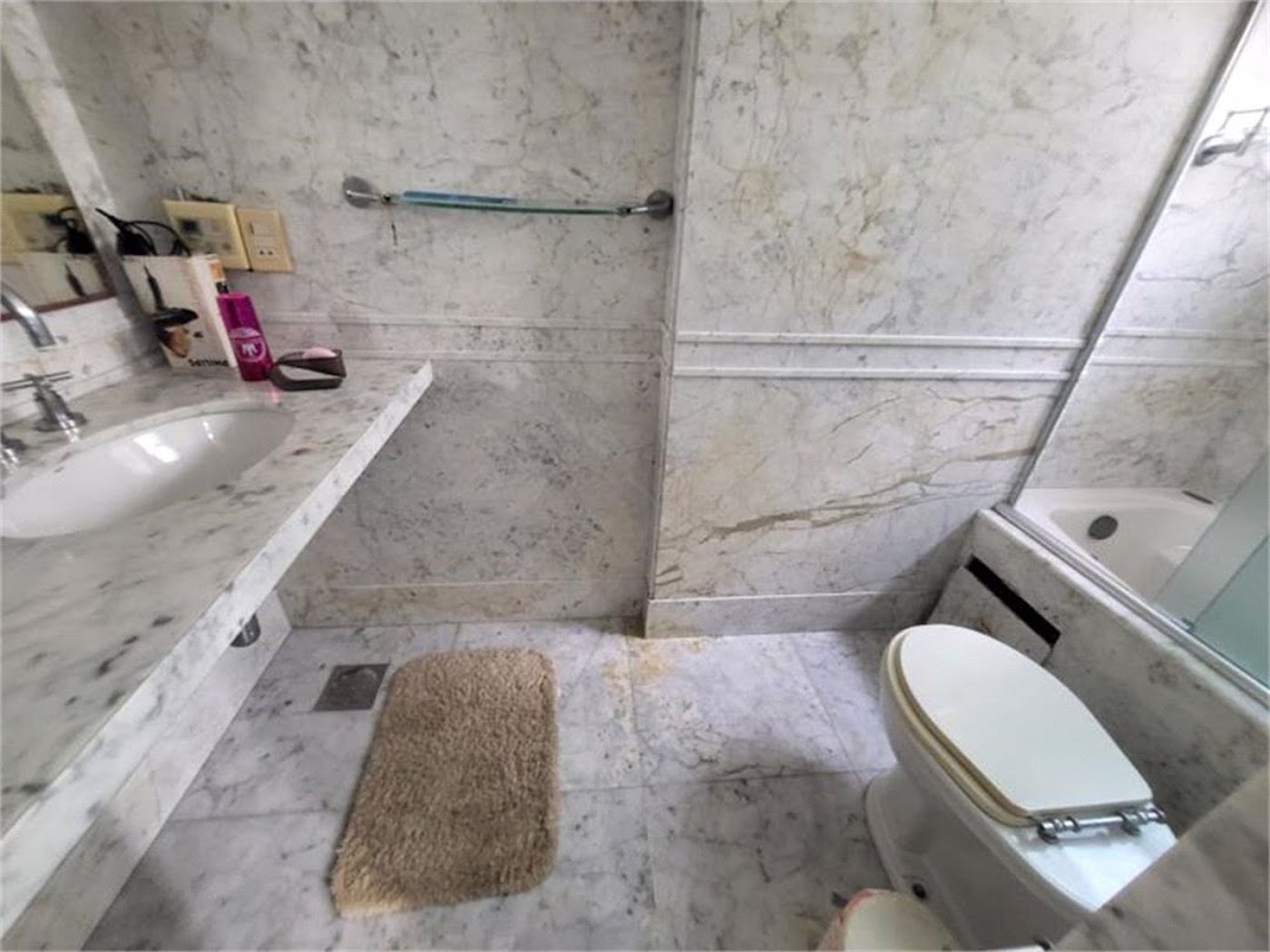 Apartamento Residencial para locação, Gonzaga, Santos - AP0140.