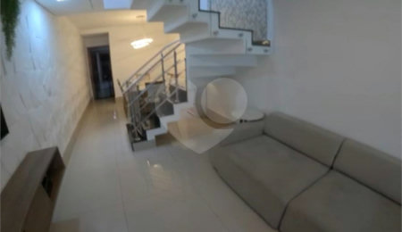 Sobrado à venda com 3 quartos, sendo 1 suíte, em Vila Lúcia, São Paulo, SP