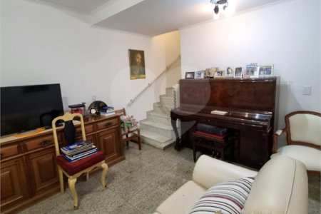Sobrado à venda com 3 quartos em Bortolândia, São Paulo, SP
