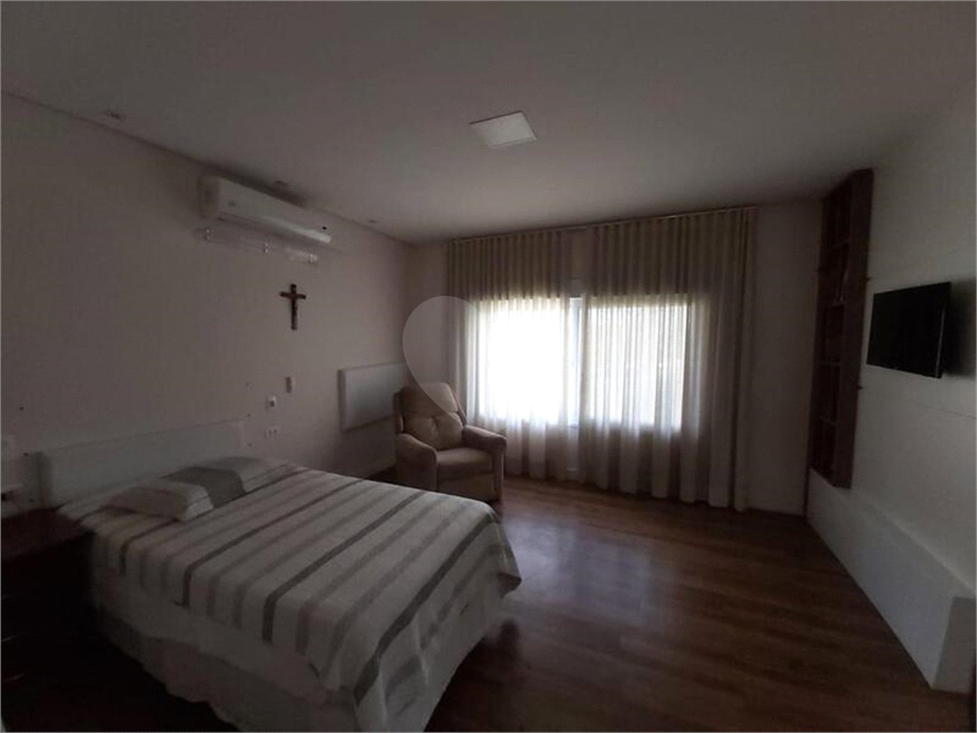 Casa à venda com 4 suítes no condomínio Aldeia da Serrinha, Sorocaba - SP