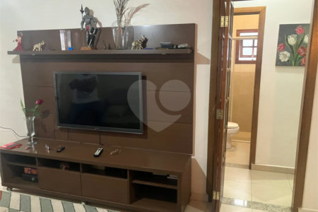 Casa Térrea à venda com 3 quartos em Vila Nivi, São Paulo, SP