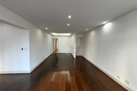 Apartamento à venda com 3 quartos, sendo 1 suíte, em Cerqueira César, São Paulo, SP