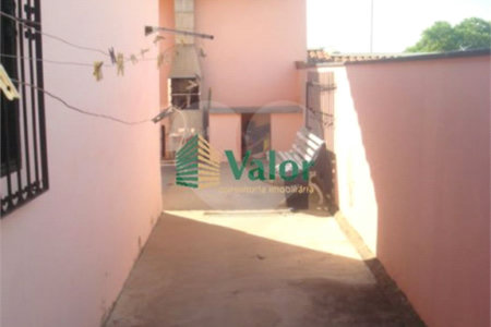 Casa com Edícula