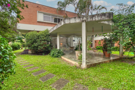 Sobrado à venda com 4 quartos, sendo 2 suítes, em Granja Julieta, São Paulo, SP