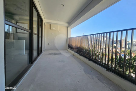 Apartamento à venda com 3 quartos, sendo 1 suíte,  em Pinheiros, São Paulo, SP