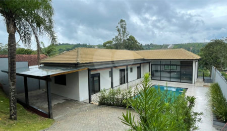 Casa à venda com 3 quartos, sendo 1 suíte,  em Jardim Estância Brasil, Atibaia, SP