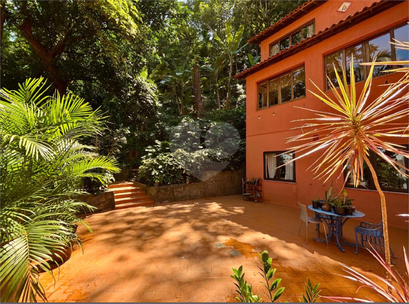Casa à venda com 4 quartos, sendo 1 suíte, em Lagoa, Rio de Janeiro, RJ