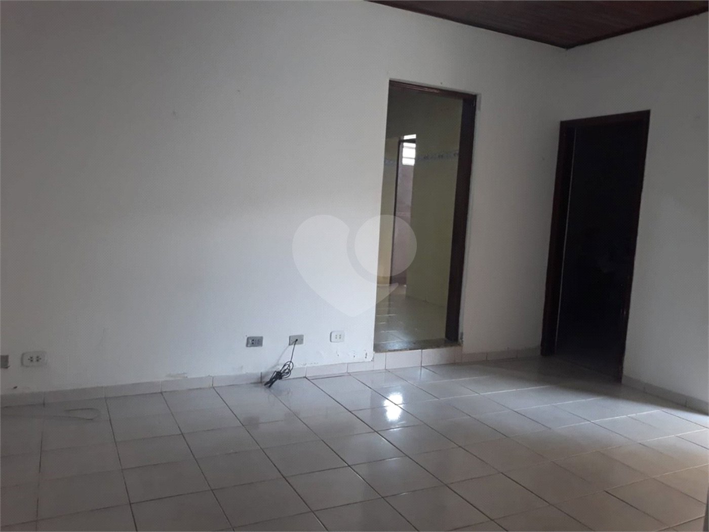 Casa à venda com 4 quartos, sendo 1 suíte, no Centro, São Roque, SP