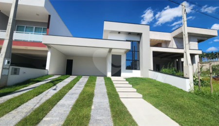 Casa à venda com 3 quartos, sendo 1 suíte,  no condomínio Portal do Bosque, Louveira - SP