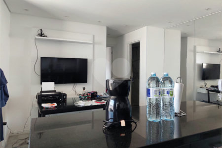 Apartamento no Brás repleto de lazer com 50 m² com 2 dormitórios e 1 vaga, Estuda Permuta