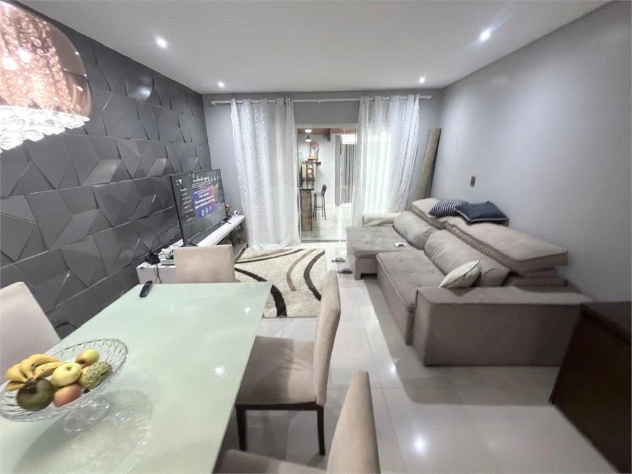 Casa à Venda – Parque Conceição