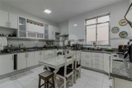 Apartamento à venda com 5 quartos, sendo 1 suíte,  em Copacabana, Rio de Janeiro, RJ