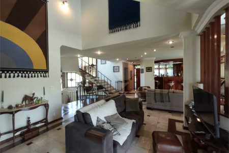 Casa à venda com 5 quartos, sendo 4 suítes, no condomínio Rancho Dirce, Sorocaba - SP
