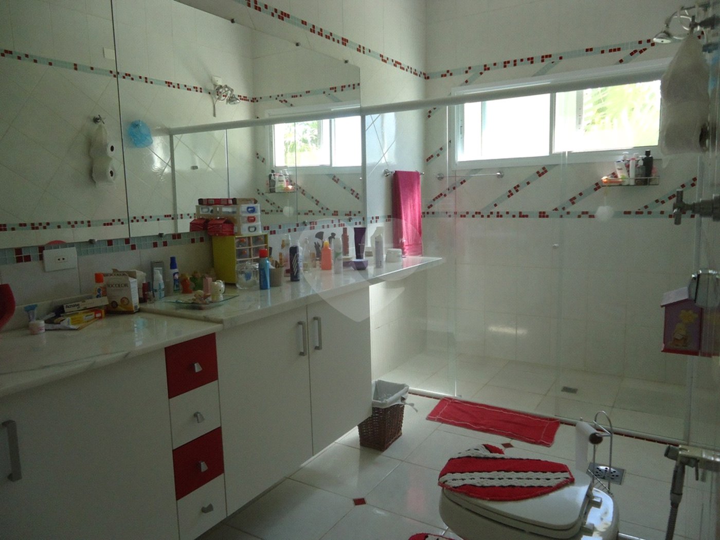 Casa à venda com 6 quartos, sendo 4 suítes,  no condomínio Monte Belo, Salto - SP