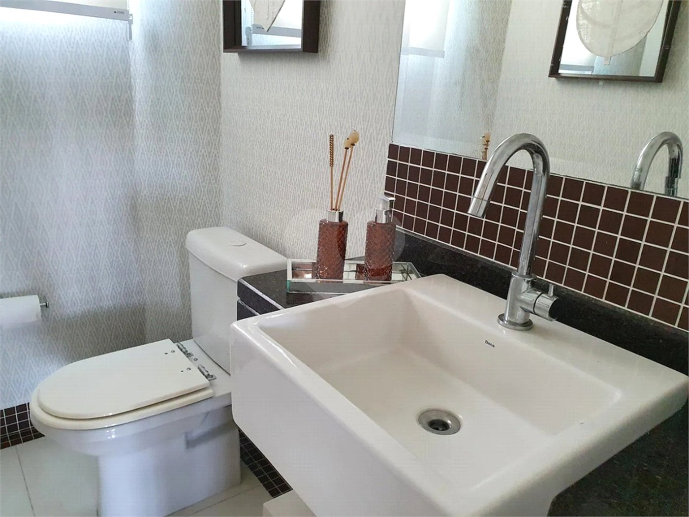 Casa à venda com 5 quartos, sendo 4 suítes, no condomínio Sol Vinhedo, Vinhedo - SP