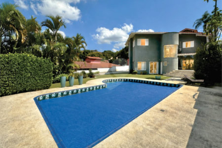 Casa à venda com 4 quartos, sendo 2 suítes,  no condomínio Granja Vianna II, Cotia - SP
