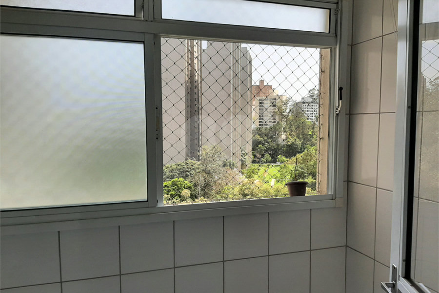 Apartamento à venda ou para alugar com 3 quartos, sendo 1 suíte, em Morumbi, São Paulo, SP
