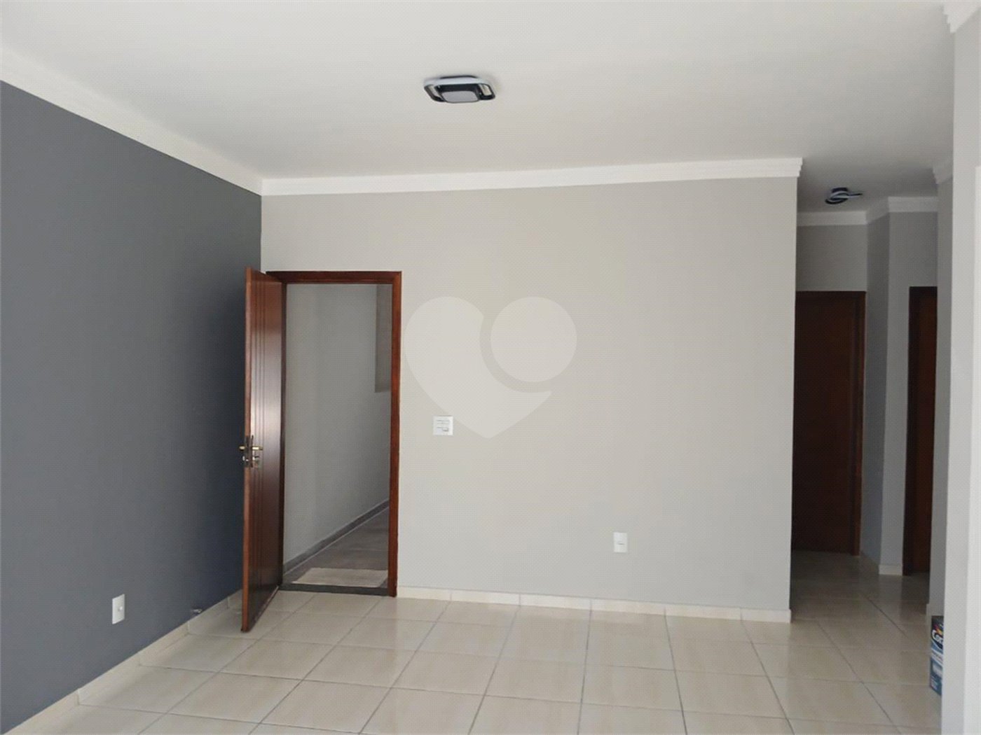 Casa de Vila à venda com 3 quartos, sendo 1 suíte, em Jardim Wanel Ville V, Sorocaba, SP