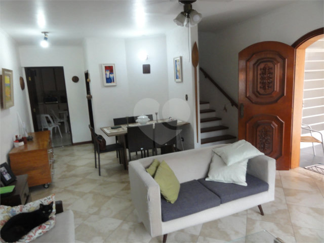 Sobrado à venda com 3 quartos, sendo 1 suíte,  em Tremembé, São Paulo, SP