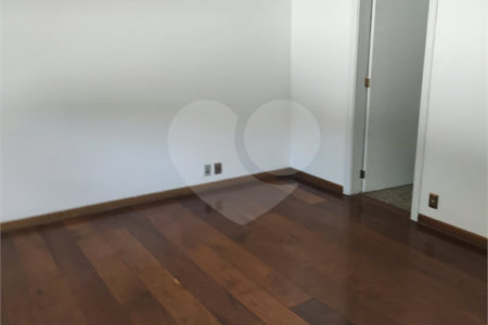 Casa à venda com 4 suítes no condomínio Estância Marambaia, Vinhedo - SP
